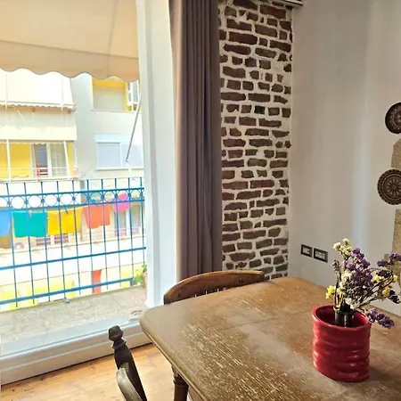 Albanian Art In Tirana's Heart Appartement *