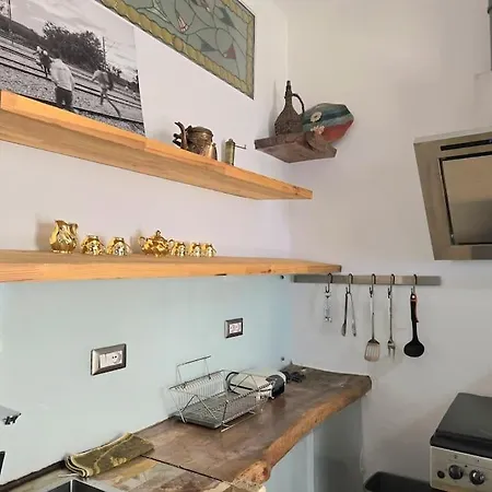 Apartament Albanian Art In Tirana's Heart *