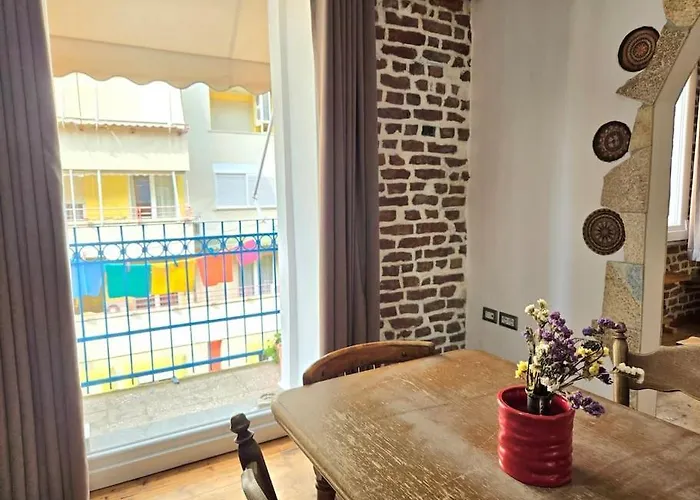 Albanian Art In Tirana's Heart Apartament *